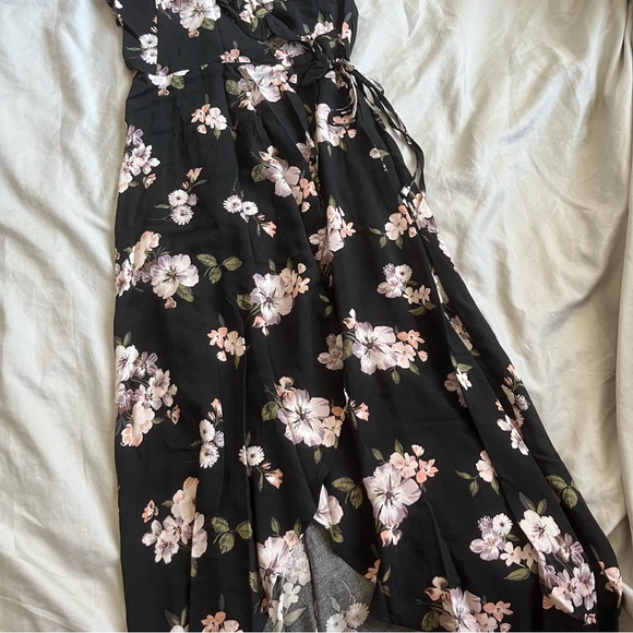 Floral ruffled wrap maxi dress - Picture 4 of 4